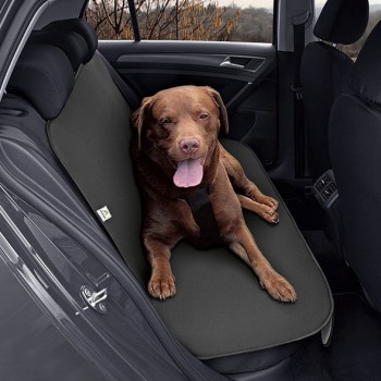 Alfombra protectora para los asientos de tu coche: niños y mascotas