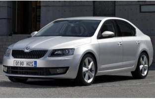 Alfombrillas 3D de goma Premium tipo cubeta para Skoda Octavia III (2012 - 2019)