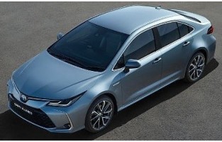 Alfombrillas Toyota Corolla Sedán Híbrido (2019 - actualidad) personalizadas a tu gusto